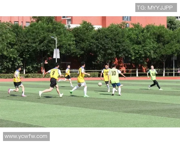 山东足球热潮兴起青少年踢球热情高涨助力足球发展