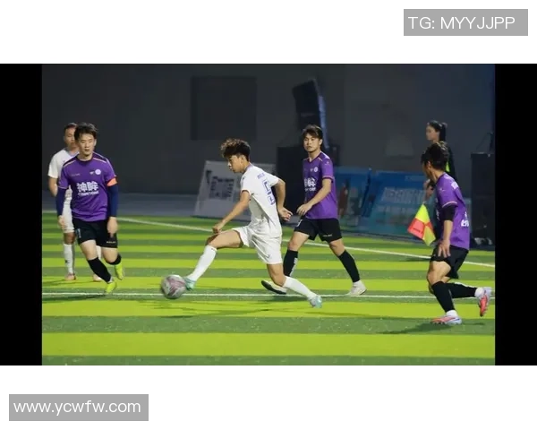 激情四溢的绿茵场上精彩足球比赛瞬间回顾与感悟 激情四溢的绿茵场上精彩足球比赛瞬间回顾与感悟